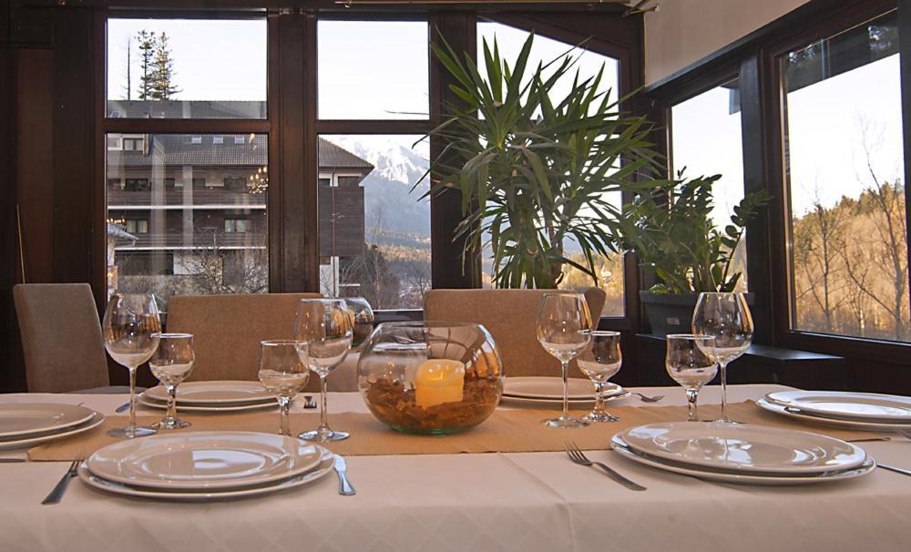 Hotel Regina Sinaia Bagian luar foto