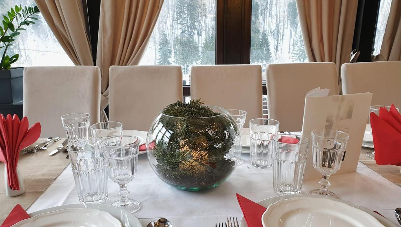 Hotel Regina Sinaia Bagian luar foto