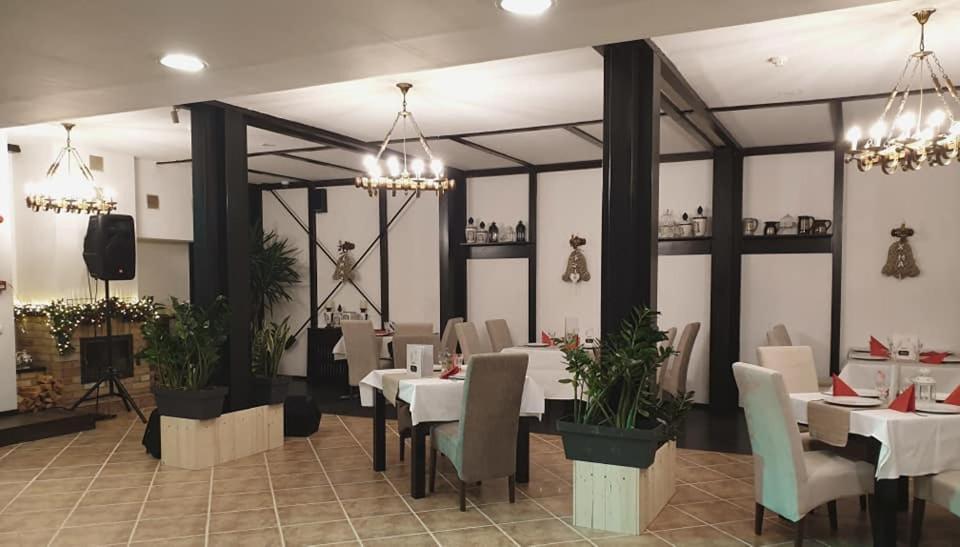 Hotel Regina Sinaia Bagian luar foto